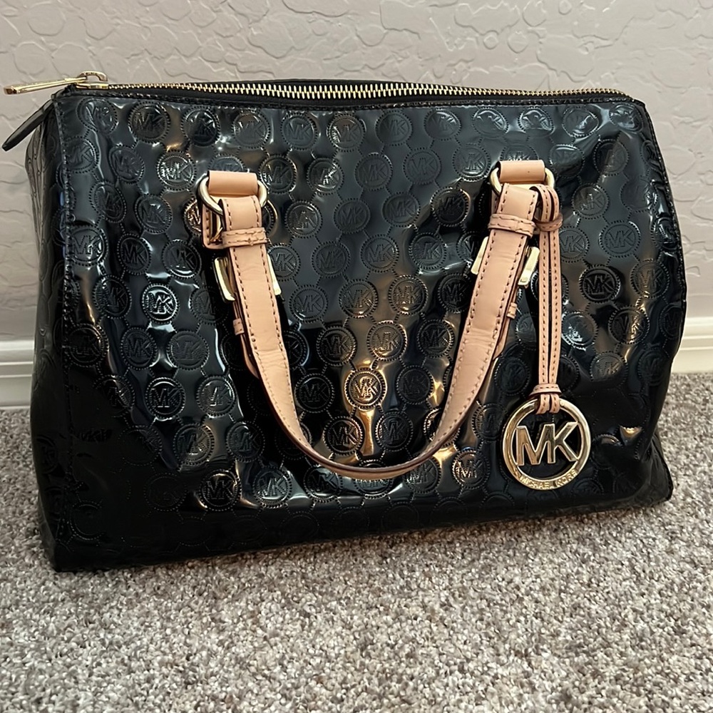 Shiny Black Michael Kors Purse